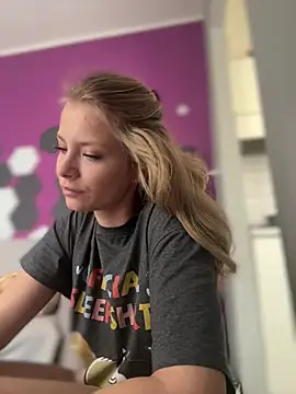 AnastasiaAniess online show from March 19, 2025, 9:28 am