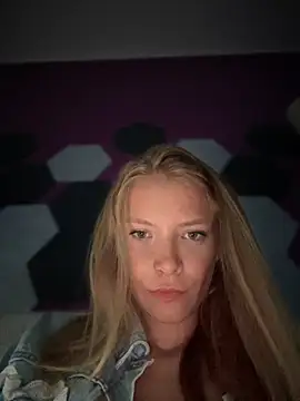 AnastasiaAniess online show from September 20, 2025, 5:18 pm