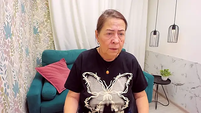 Snapshot of LindaPassionate chatting on May 24, 2026, 1:11 pm LindaPassionate online show from May 24, 2026, 1:11 pm