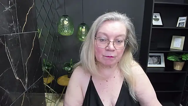 Snapshot of NataliMellow chatting on February 25, 2025, 1:10 pm NataliMellow online show from February 25, 2025, 1:10 pm