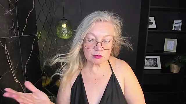 Snapshot of NataliMellow chatting on October 7, 2025, 1:01 pm NataliMellow online show from October 7, 2025, 1:01 pm