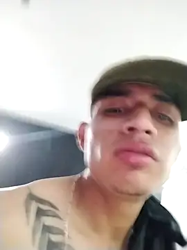 Snapshot of anonymo8976 chatting on October 29, 2025, 4:33 am anonymo8976 online show from October 29, 2025, 4:33 am