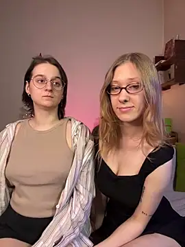 Snapshot of Jitoon_Exe chatting on December 18, 2024, 5:10 pm Jitoon Exe online show from December 18, 2024, 5:10 pm