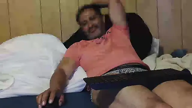 Snapshot of dantehot2020 chatting on October 1, 2025, 10:35 pm dantehot2020 online show from October 1, 2025, 10:35 pm