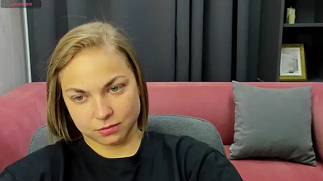 Snapshot of TataArdent chatting on November 18, 2025, 8:12 pm TataArdent online show from November 18, 2025, 8:12 pm