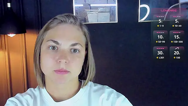 Snapshot of TataArdent chatting on November 3, 2025, 8:12 pm TataArdent online show from November 3, 2025, 8:12 pm