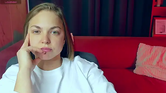 Snapshot of TataArdent chatting on February 19, 2026, 8:17 pm TataArdent online show from February 19, 2026, 8:17 pm