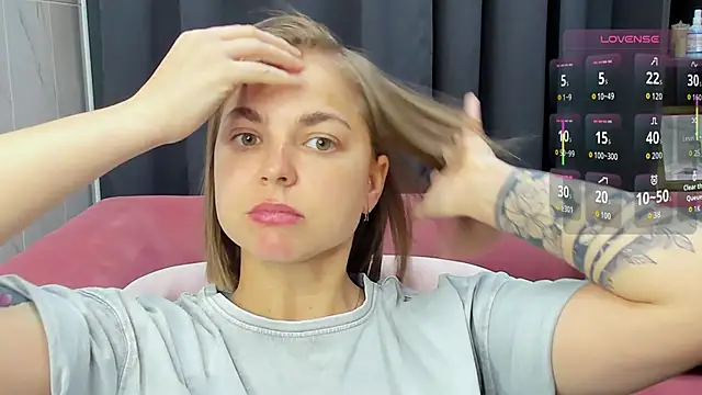 Snapshot of TataArdent chatting on December 22, 2025, 8:09 pm TataArdent online show from December 22, 2025, 8:09 pm