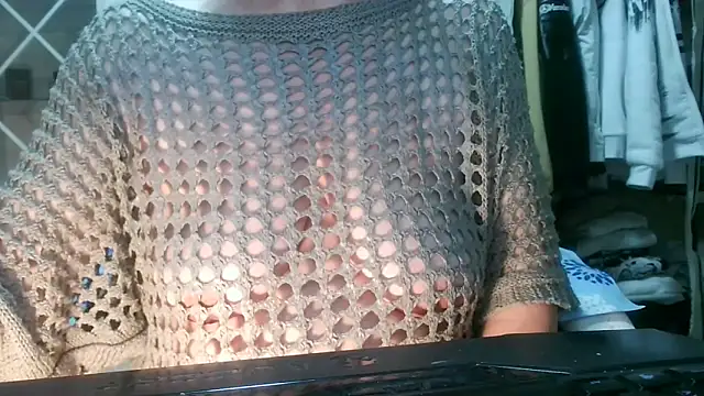 Snapshot of heidi60 chatting on November 18, 2025, 8:28 am heidi60 online show from November 18, 2025, 8:28 am