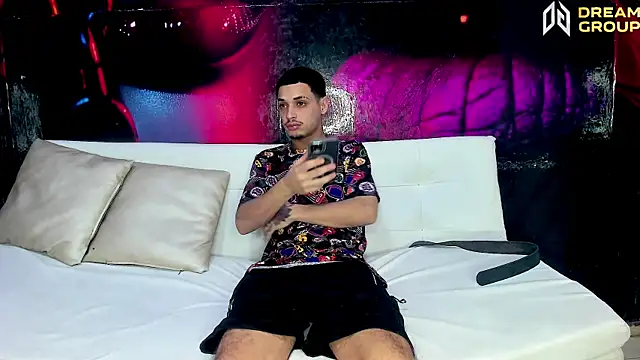 Snapshot of AmazingPartys chatting on November 29, 2025, 7:47 pm AmazingPartys online show from November 29, 2025, 7:47 pm