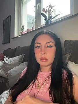 Snapshot of Estherjizz chatting on May 31, 2026, 6:20 pm Estherjizz online show from May 31, 2026, 6:20 pm