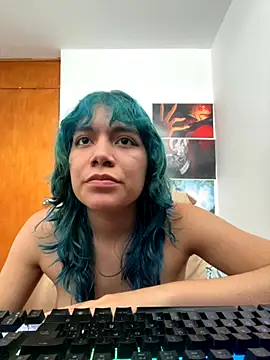 Snapshot of VaioletUwU chatting on October 3, 2025, 1:01 pm VaioletUwU online show from October 3, 2025, 1:01 pm