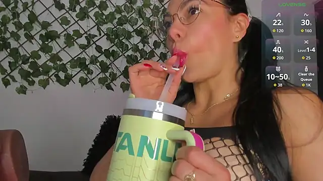 Snapshot of maribad chatting on October 21, 2025, 5:23 pm maribad online show from October 21, 2025, 5:23 pm