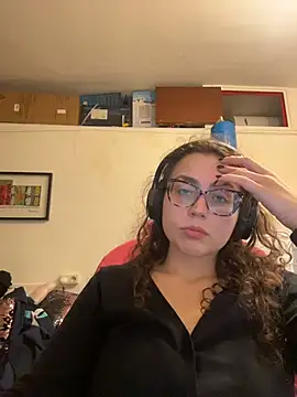 ladyturtle online show from April 9, 2026, 8:37 pm