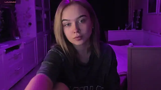 MaryDreaminess online show from January 22, 2025, 5:49 pm