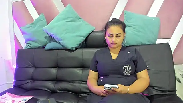 AbbyTaylorr online show from April 16, 2026, 1:17 am