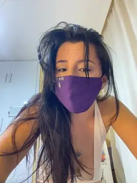 White-Petite online show from February 21, 2026, 8:44 pm