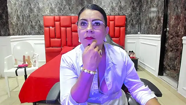 Snapshot of Imyourdirtymilf chatting on November 7, 2025, 7:40 pm Imyourdirtymilf online show from November 7, 2025, 7:40 pm