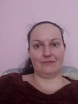Snapshot of BustyLadyAlma chatting on May 3, 2026, 6:40 am BustyLadyAlma online show from May 3, 2026, 6:40 am