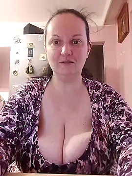 Snapshot of BustyLadyAlma chatting on January 13, 2026, 7:12 am BustyLadyAlma online show from January 13, 2026, 7:12 am