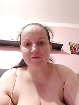 Snapshot of BustyLadyAlma chatting on April 28, 2026, 7:57 am BustyLadyAlma online show from April 28, 2026, 7:57 am