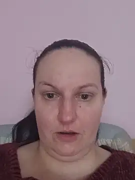 Snapshot of BustyLadyAlma chatting on May 17, 2026, 6:35 am BustyLadyAlma online show from May 17, 2026, 6:35 am