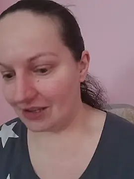 Snapshot of BustyLadyAlma chatting on June 20, 2026, 6:29 am BustyLadyAlma online show from June 20, 2026, 6:29 am
