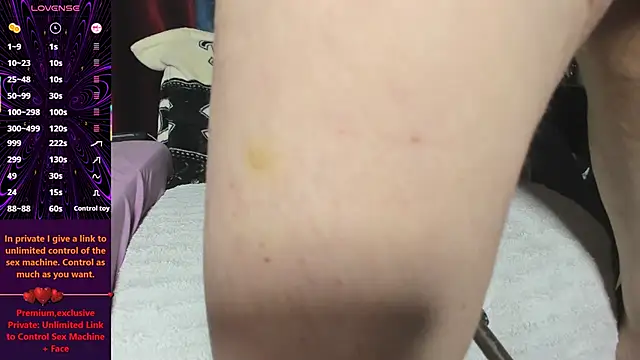   Mommy   online show from November 17, 2025, 12:42 pm