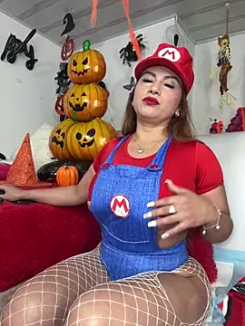 Snapshot of alexa_fiore01 chatting on October 31, 2025, 5:09 pm alexa fiore01 online show from October 31, 2025, 5:09 pm