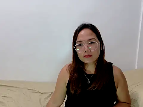 Snapshot of BURBERRY69 chatting on May 22, 2026, 12:14 pm BURBERRY69 online show from May 22, 2026, 12:14 pm