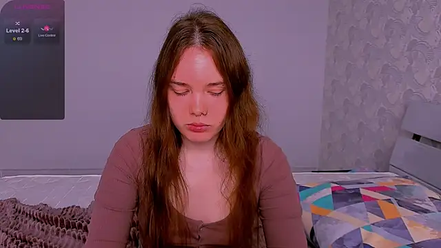 Janie JJ Curvie online show from April 10, 2026, 3:24 am