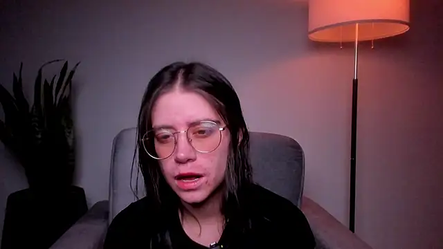 Snapshot of HazelKush chatting on February 22, 2026, 10:22 pm HazelKush online show from February 22, 2026, 10:22 pm