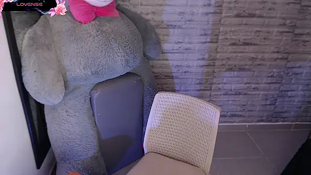 TinnaCobb online show from January 10, 2026, 12:44 pm