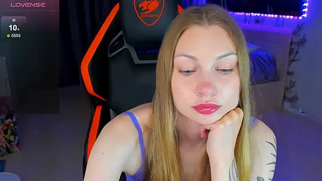 BiMolly online show from July 2, 2026, 10:49 pm