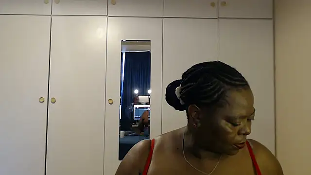 Snapshot of MatureBoobsDiva chatting on October 15, 2025, 2:36 pm MatureBoobsDiva online show from October 15, 2025, 2:36 pm