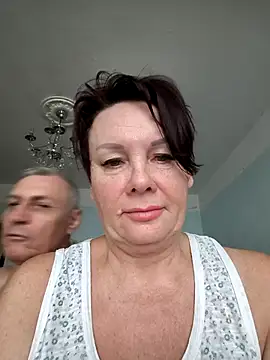  lady red  online show from December 1, 2025, 10:16 am