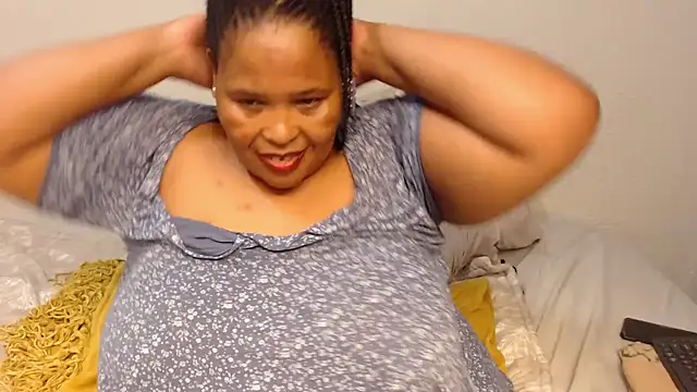 Snapshot of zandile chatting on March 21, 2025, 6:18 pm zandile online show from March 21, 2025, 6:18 pm