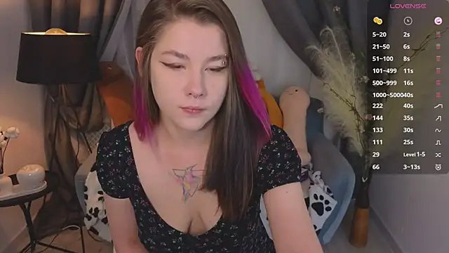 Snapshot of Mira_Falls chatting on October 20, 2025, 5:20 am Mira Falls online show from October 20, 2025, 5:20 am