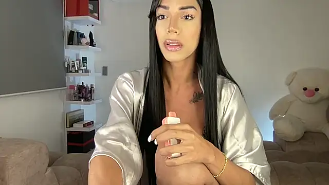 Michell simons online show from March 11, 2025, 1:37 am