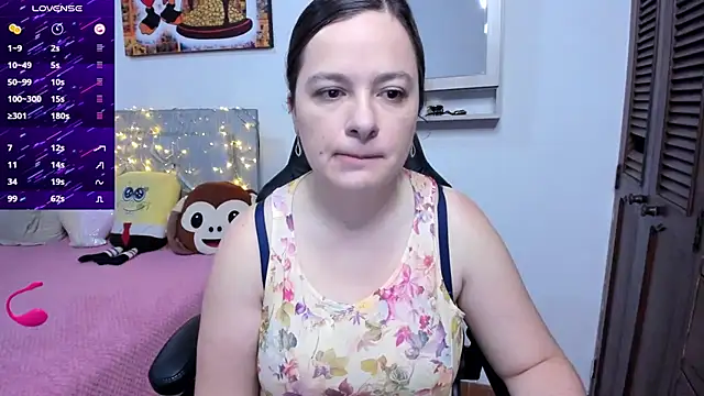 Snapshot of angelaagomez chatting on November 26, 2025, 5:35 pm angelaagomez online show from November 26, 2025, 5:35 pm