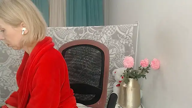 Snapshot of LuxuryNika chatting on November 15, 2025, 7:51 pm LuxuryNika online show from November 15, 2025, 7:51 pm