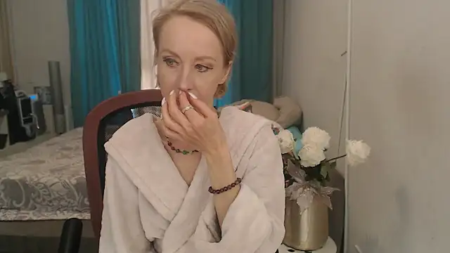 Snapshot of LuxuryNika chatting on May 15, 2026, 1:31 pm LuxuryNika online show from May 15, 2026, 1:31 pm