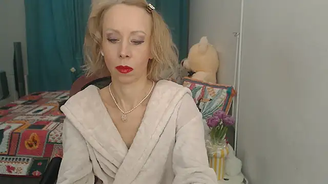 Snapshot of LuxuryNika chatting on February 17, 2025, 3:00 pm LuxuryNika online show from February 17, 2025, 3:00 pm