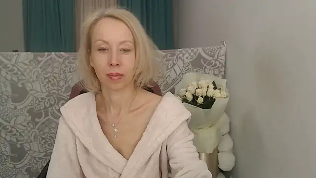 Snapshot of LuxuryNika chatting on November 27, 2025, 3:34 pm LuxuryNika online show from November 27, 2025, 3:34 pm