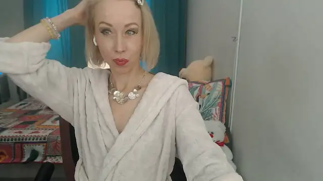 Snapshot of LuxuryNika chatting on March 22, 2025, 12:25 pm LuxuryNika online show from March 22, 2025, 12:25 pm