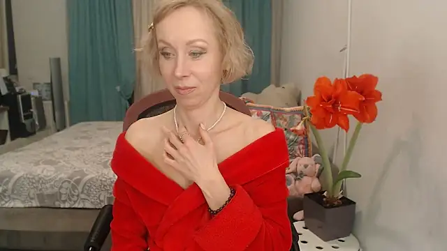 Snapshot of LuxuryNika chatting on April 18, 2026, 7:07 pm LuxuryNika online show from April 18, 2026, 7:07 pm