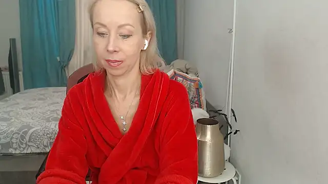 Snapshot of LuxuryNika chatting on November 12, 2025, 9:24 am LuxuryNika online show from November 12, 2025, 9:24 am