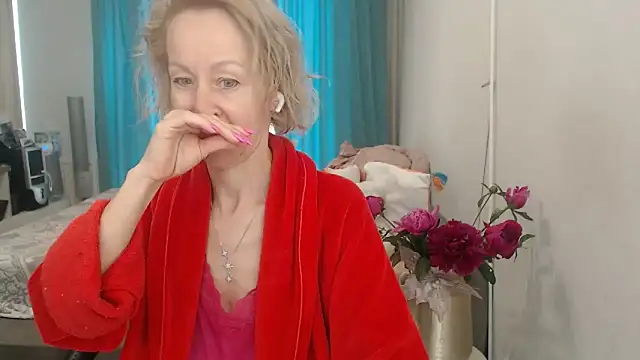 Snapshot of LuxuryNika chatting on June 1, 2026, 7:30 am LuxuryNika online show from June 1, 2026, 7:30 am