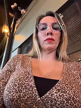 Snapshot of Gatitacarlita chatting on May 16, 2026, 10:31 pm Gatitacarlita online show from May 16, 2026, 10:31 pm