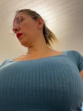 Snapshot of Gatitacarlita chatting on May 7, 2026, 6:55 pm Gatitacarlita online show from May 7, 2026, 6:55 pm